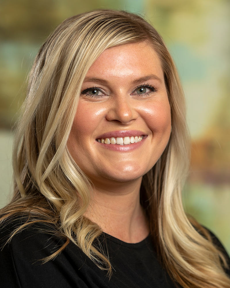 Stacy Curran, Broadway Family & Cosmetic Dentistry, Council Bluffs, AI